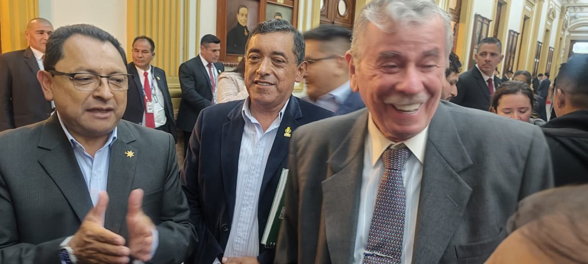 Federación CUT (@fedcut) on Twitter photo 📍Desde el hemiciclo del <a href="/congresoperu/">Congreso del Perú 🇵🇪</a>, #Fedcut coordina con el presidente de la Comisión de Constitución y Reglamento <a href="/Frospigliosi/">Fernando Rospigliosi</a> y Congresista <a href="/SegundoQuirozB/">Segundo Quiroz Barboza</a> , el dictamen de la modificatoria del D. Leg. 1666.
#DL1666 #80AñosFEDCUT #Congreso #EsSalud 📍Desde el hemiciclo del <a href="/congresoperu/">Congreso del Perú 🇵🇪</a>, #Fedcut coordina con el presidente de la Comisión de Constitución y Reglamento <a href="/Frospigliosi/">Fernando Rospigliosi</a> y Congresista <a href="/SegundoQuirozB/">Segundo Quiroz Barboza</a> , el dictamen de la modificatoria del D. Leg. 1666.
#DL1666 #80AñosFEDCUT #Congreso #EsSalud