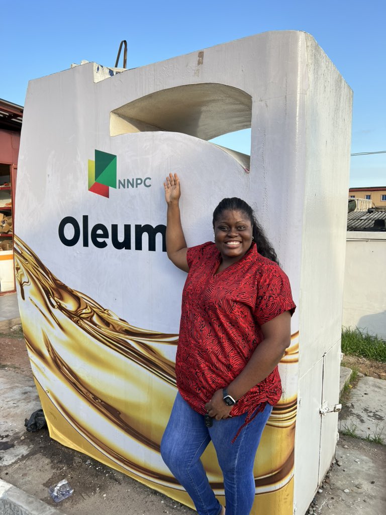 Anastababy's tweet photo. Standing tall where power flows Olemu vibes, NNPC pride! @nnpclimited @NNPC_Retail #SpotTheOleumTank #PerformanceInMotion #nnpcretail https://t.co/Un33PbF0ri