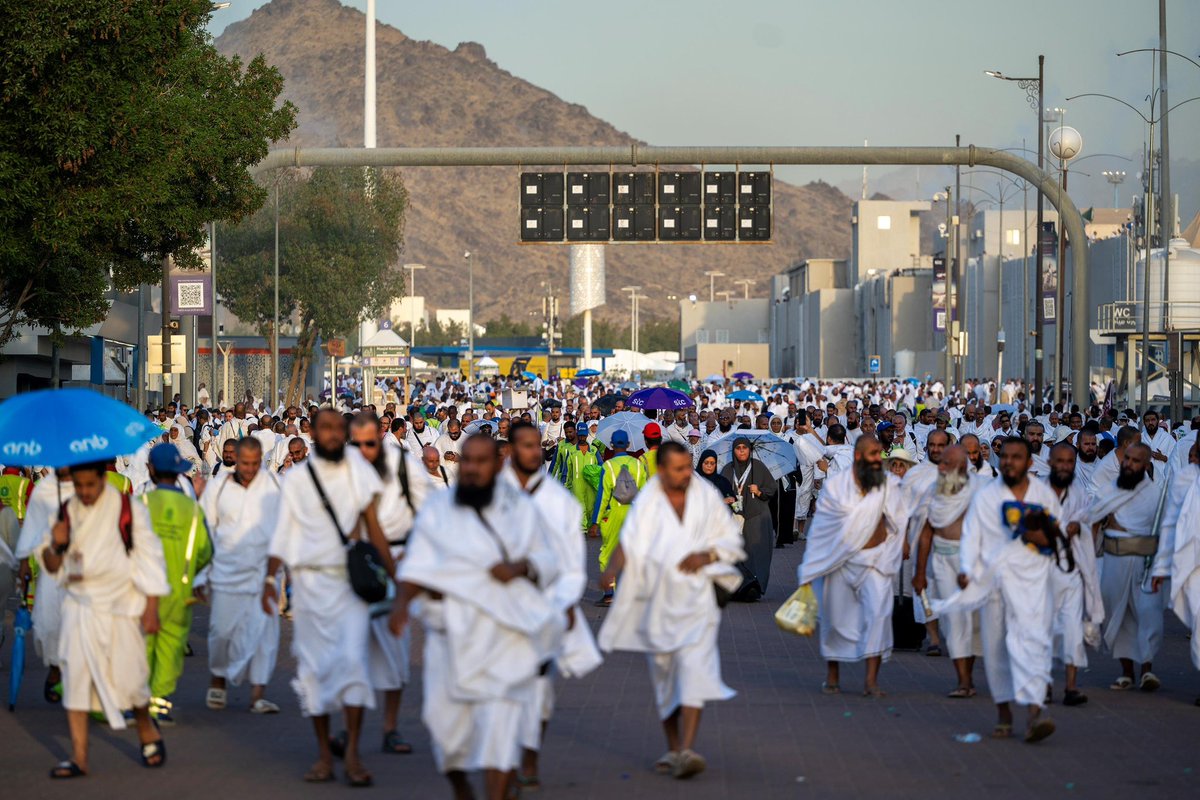 من عرفات إلى مزدلفة..

قوافل الإيمان تسير في أعظم رحلة روحية على وجه الأرض.

-
