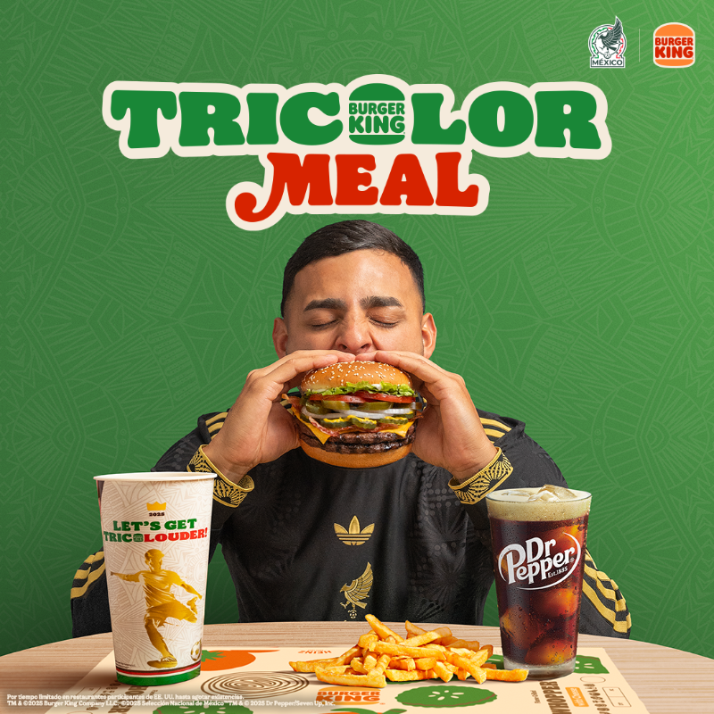 BurgerKing's tweet photo. Así celebramos la pasión por el fútbol… y el nuevo Tricolor Meal.