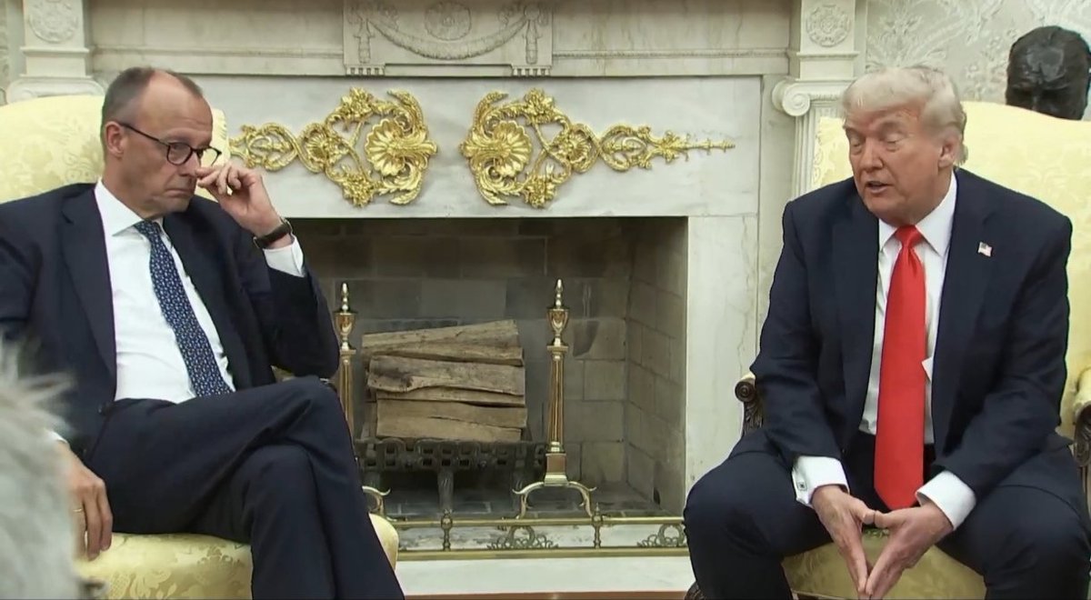 Wie ein begossener Pudel hockt Nasenbohrer #Merz heute im Oval Office, während Präsident Trump über die Schönheit von Massen-Abschiebungen spricht, sowie die Beendigung von Klima- Gender- und Wokeness-Wahn lobt und dann noch Verständnis für Staatsmann Putin andeutet!
:))