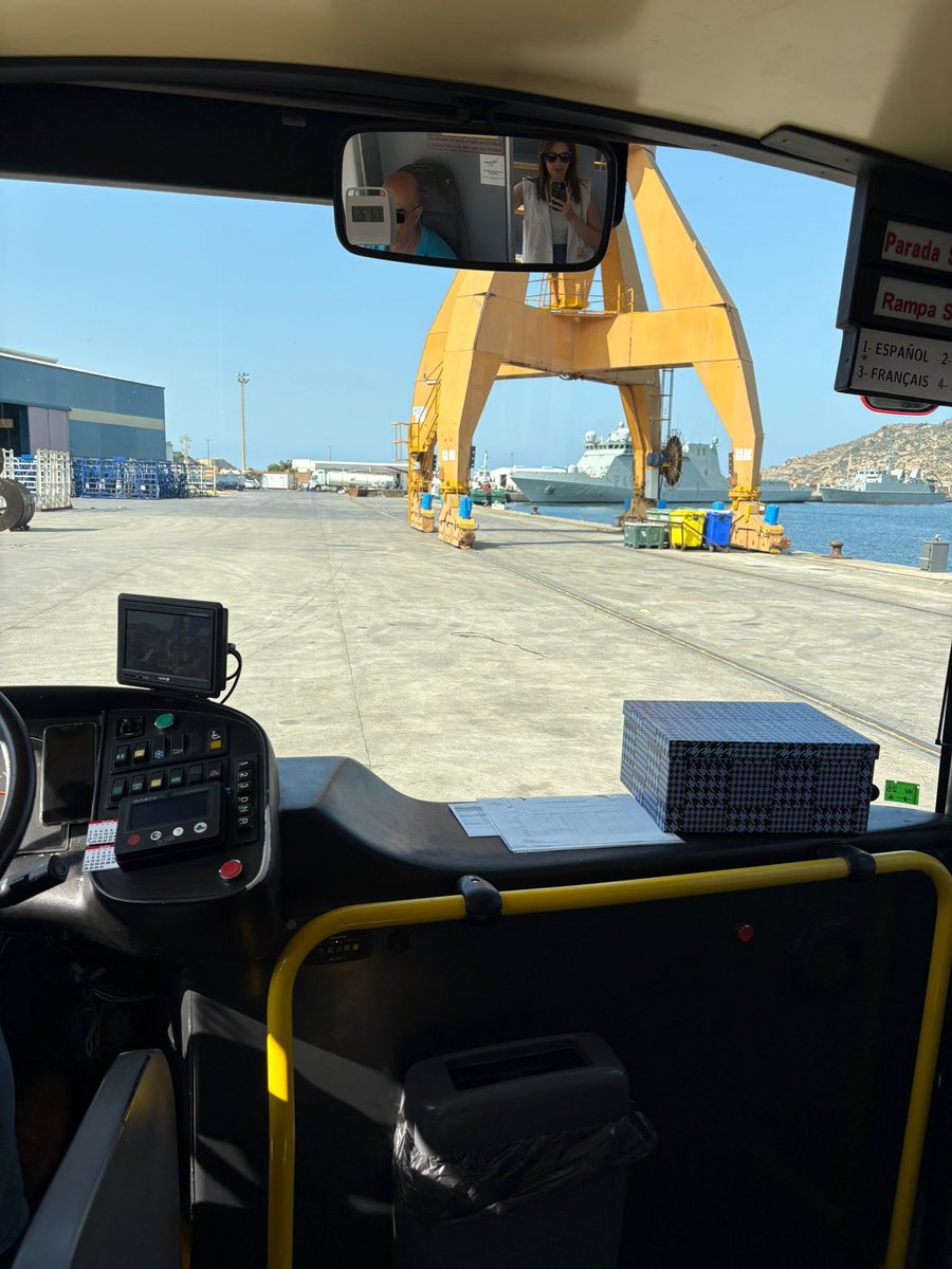 PuertodeCtg's tweet image. Nuestros jubilados han mostrado a los vecinos de #Cartagena la actividad portuaria en los muelles de las dos dársenas.

Una jornada de puertas abiertas que ha sorprendido a todos los asistentes. Después de verano, retomaremos esta iniciativa 

#3000añospordelante #150aniversario