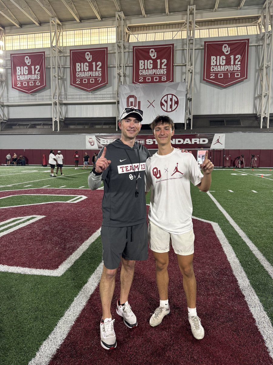 WileyOlsonn's tweet image. Had a great time @OU_Football today winning the fg comp with a 55 RM. Went 10/12 on charting overall with one of the balls hitting the middle of the crossbar from 55 LM. Thank you coach @Coach_Deak for hosting a great camp! 🔴⚪️
@RecruitVandyFB @VHSFootball @coachBrian_Egan…