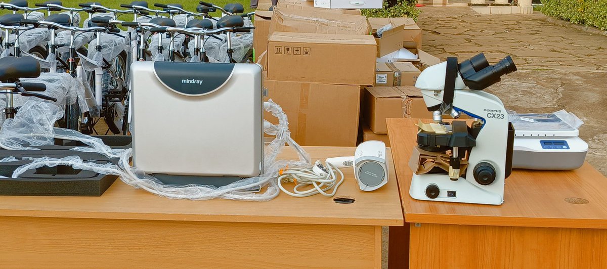 orengo_james's tweet photo. This evening, we were honoured to receive a generous donation of assorted diagnostic equipment from our key health partners, the Centre for Health Solutions (CHS) and Amref Health Africa.

The equipment includes portable AI-powered chest X-ray machines, microscopes, an ultramodern colour Doppler machine, a colposcope, and a variety of essential laboratory reagents. These additions will significantly enhance our diagnostic capabilities and improve service delivery across our health facilities.

In addition, our Community Health Promoters were empowered with a fleet of 210 bicycles to facilitate their movement as they deliver critical home-based healthcare services. This support will go a long way in ensuring improved reach and timely care to households within our communities.