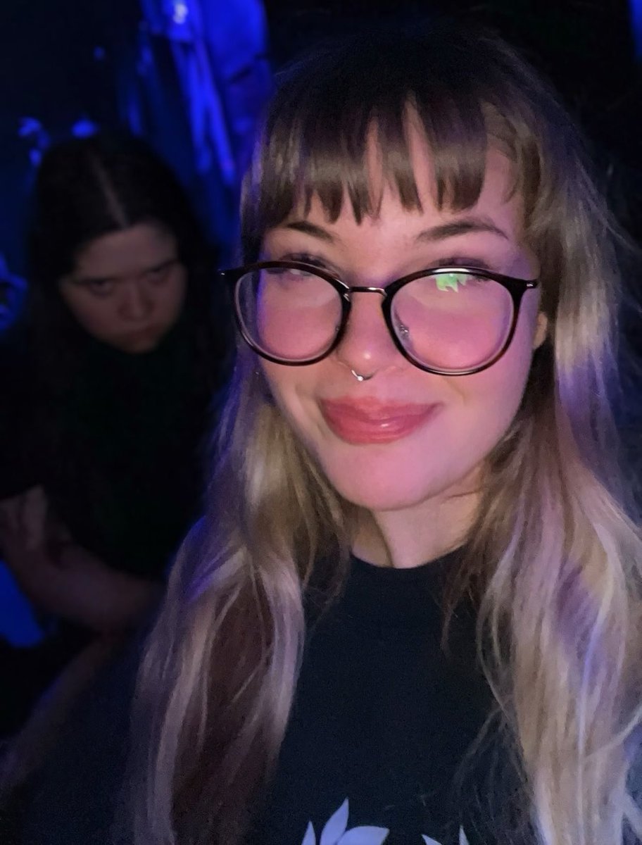 aiiygatorz's tweet photo. my lip is still a little swollen 😖 🫦#justworkthings https://t.co/i0CIqesrjb
