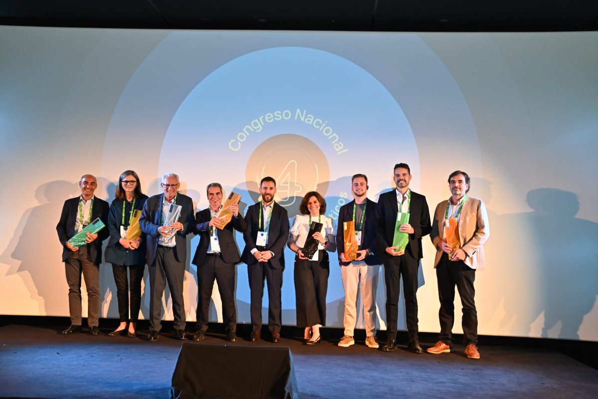 📢 Entregados los Premios #ANARPLA: 

🏆 Pasión: Empresas fundadoras ANARPLA
 🤝 Compromiso: RETEMA
 💡 Innovación: Alianza Circularidad PS
 👤 Liderazgo: Margarita Ruiz (MITECO)
 🔁Trayectoria: Jose María Alegre
 🌱 Sostenibilidad: Grupo Armando Álvarez
¡Enhorabuena a todos!