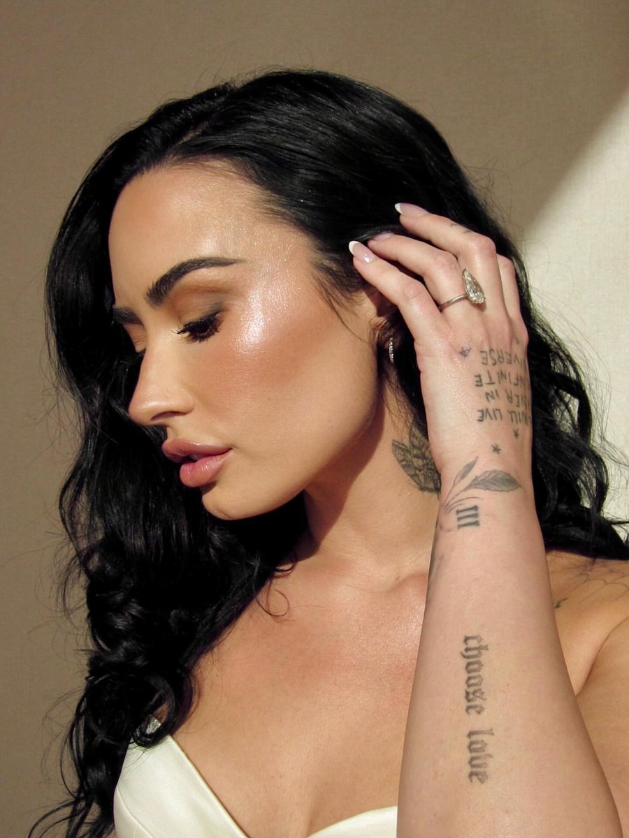 etienneortega: The one and only… <a href="/ddlovato/">Demi Lovato</a> ✨

Fun fact: this was one of the makeup looks we tested—and ended up loving enough to go with for the big day 🤍