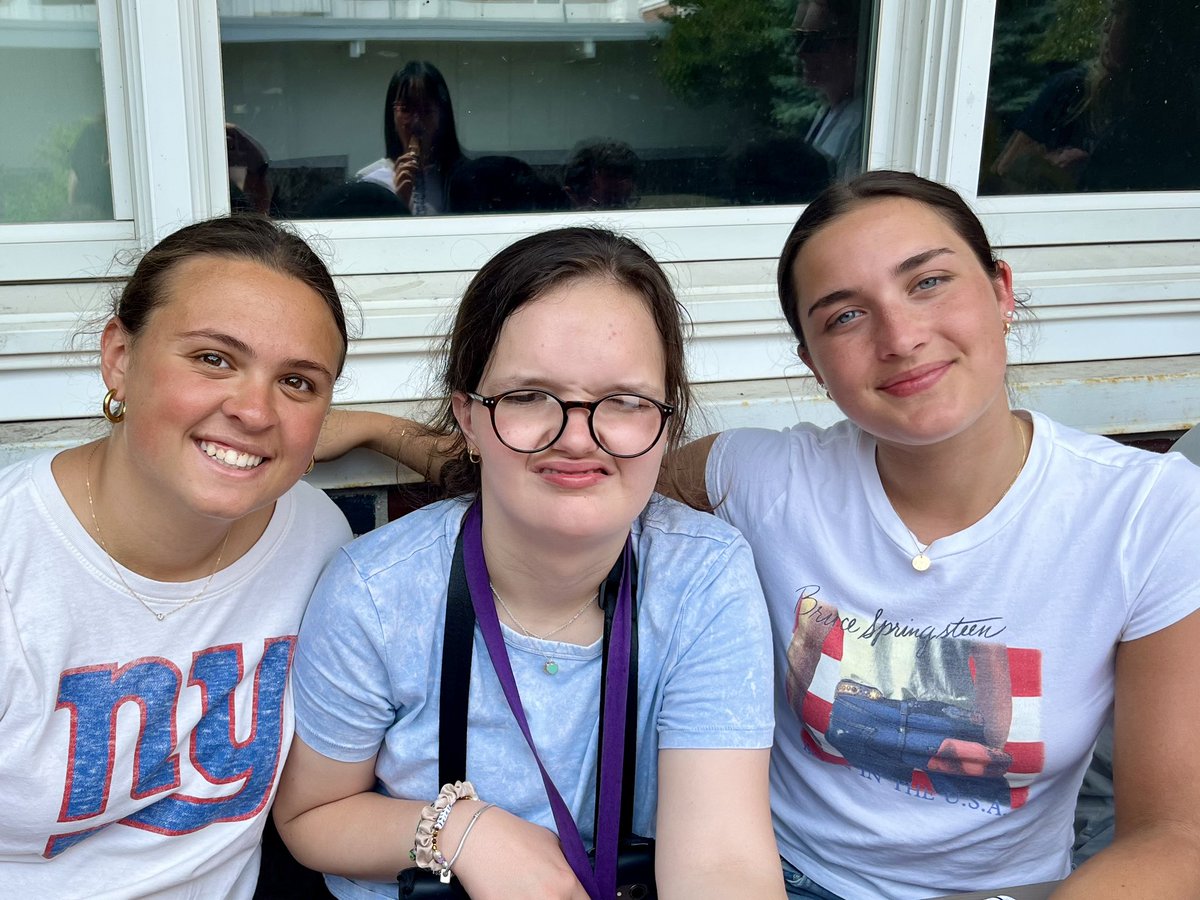 𝕃𝕒𝕦𝕣𝕖𝕟 𝕄𝕒𝕝𝕒𝕟𝕖𝕪 tweet media