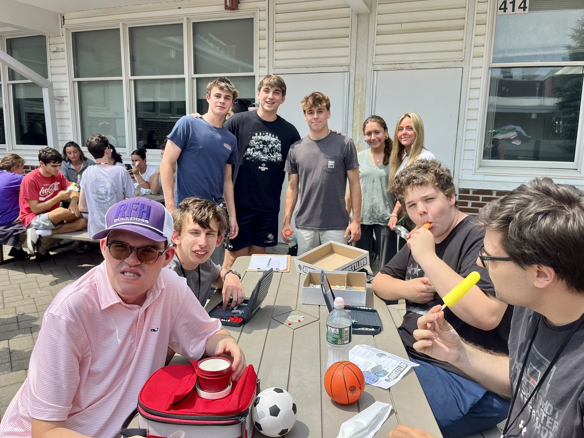 𝕃𝕒𝕦𝕣𝕖𝕟 𝕄𝕒𝕝𝕒𝕟𝕖𝕪 tweet media