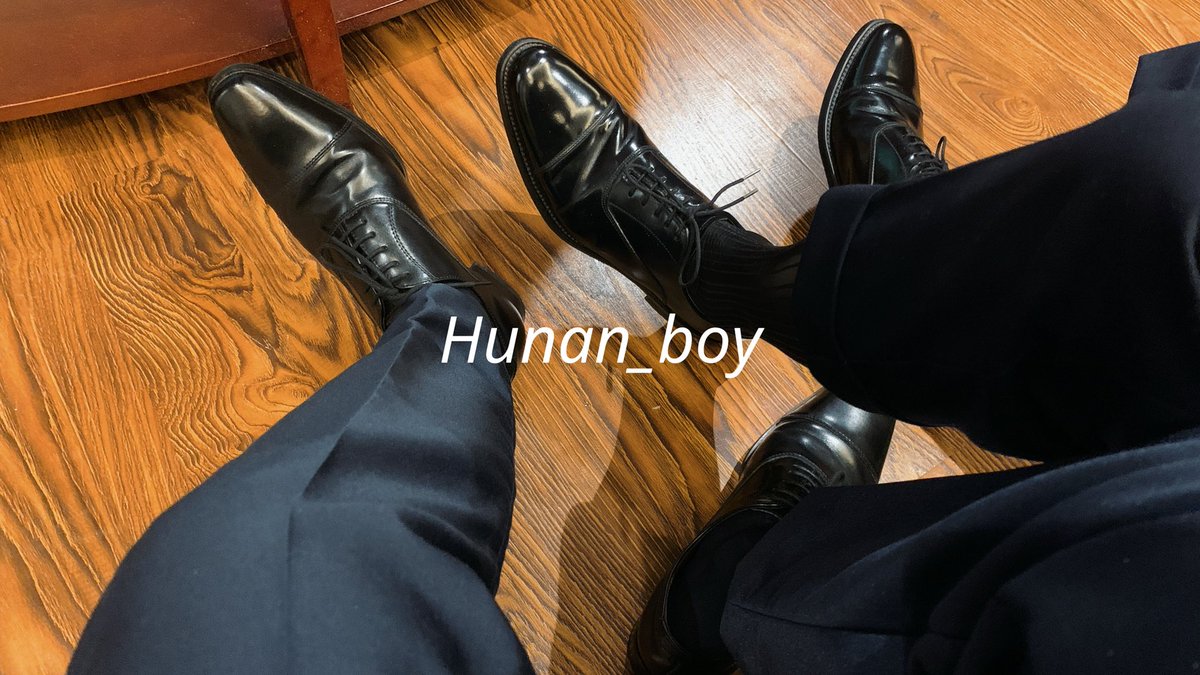 Hunan_boy's tweet photo. “项目领导穿着丽格和丝袜，我就知道今天这个合同得在酒店房间签！” https://t.co/FgHGQliW7s