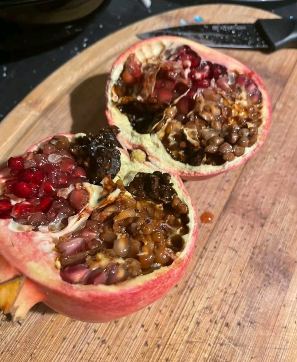 so i'm eating this fruit for the first time and OH MY GOD its delicious 😍😭