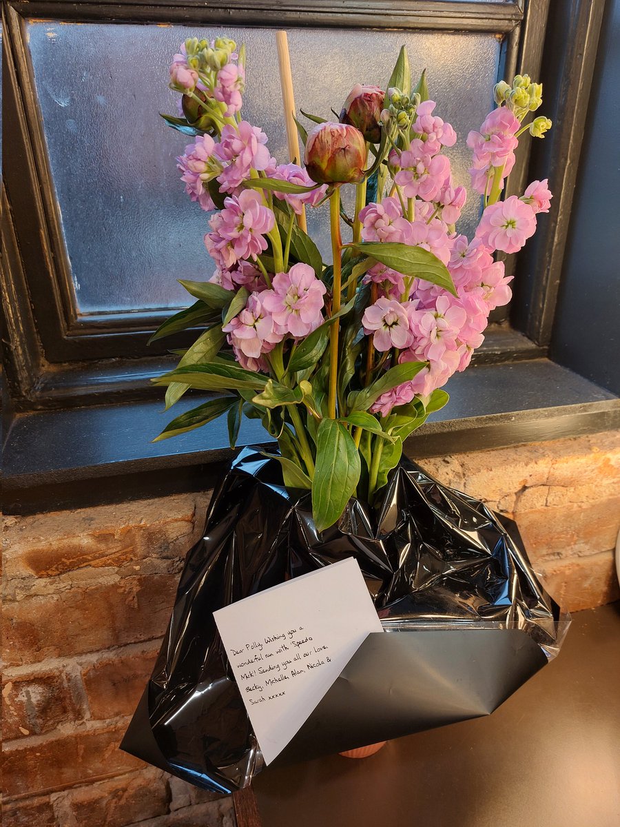Thankyou <a href="/TeamBraidman/">Michelle Braidman Associates</a> for my beautiful flowers. 🙏🏼❤️
#SpeedoMick