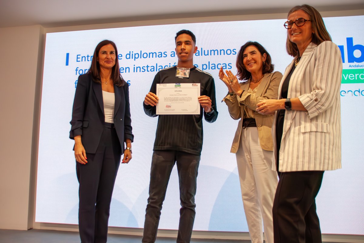 <a href="/FundacionEndesa/">Fundación Endesa</a> <a href="/gkonecta/">Konecta</a> <a href="/AndaluciaJunta/">Junta de Andalucía</a> 💼 Objetivos clave:
🔹 Sensibilizar a 1.500 personas vulnerables
🔹 Crear empleo en economía circular
🔹 Impulsar la transición justa

🤝 "Alianzas que transforman vidas y protegen el planeta"