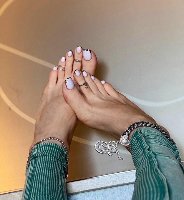 Watch FENDI FEET ✨LA 7.25-7.27✨'s leaked NSFW photo on TwXstars