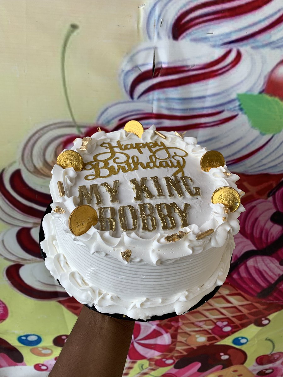 jovites__'s tweet photo. Just whipped cream… cake for my adorable younger brother. 

Book me for your next event.❤️✨ https://t.co/ASizFlTy02