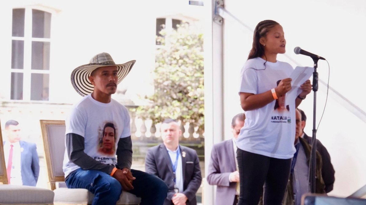 Alirio Uribe Muñoz (@aliriouribemuoz) on Twitter photo Hoy se le pide perdón a la Comunidad de Paz de San José de Apartado, por los crímenes de lesa humanidad cometidos por el Estado Colombiano, por más de 30 años asesinatos, desapariciones y otros crímenes, hoy se reconoce esa responsabilidad internacional <a href="/COL_EJERCITO/">Ejército Nacional de Colombia</a> Hoy se le pide perdón a la Comunidad de Paz de San José de Apartado, por los crímenes de lesa humanidad cometidos por el Estado Colombiano, por más de 30 años asesinatos, desapariciones y otros crímenes, hoy se reconoce esa responsabilidad internacional <a href="/COL_EJERCITO/">Ejército Nacional de Colombia</a>