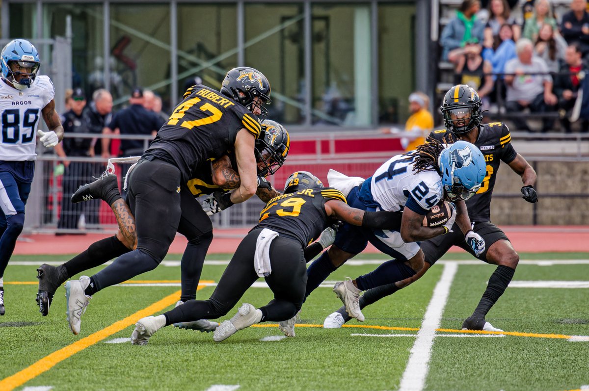 Laurier Golden Hawks (@wluathletics) on Twitter photo 🏈Patrick Burke Jr. of the <a href="/Ticats/">Hamilton Tiger-Cats</a> and 10 other <a href="/LaurierFootball/">Laurier Golden Hawks Football</a> alumni kick-off the 2025 <a href="/CFL/">CFL</a> season this week!
📰 tinyurl.com/2yy9w9ha
#CFLKickoff
📸 Hailey Tripodi 🏈Patrick Burke Jr. of the <a href="/Ticats/">Hamilton Tiger-Cats</a> and 10 other <a href="/LaurierFootball/">Laurier Golden Hawks Football</a> alumni kick-off the 2025 <a href="/CFL/">CFL</a> season this week!
📰 tinyurl.com/2yy9w9ha
#CFLKickoff
📸 Hailey Tripodi