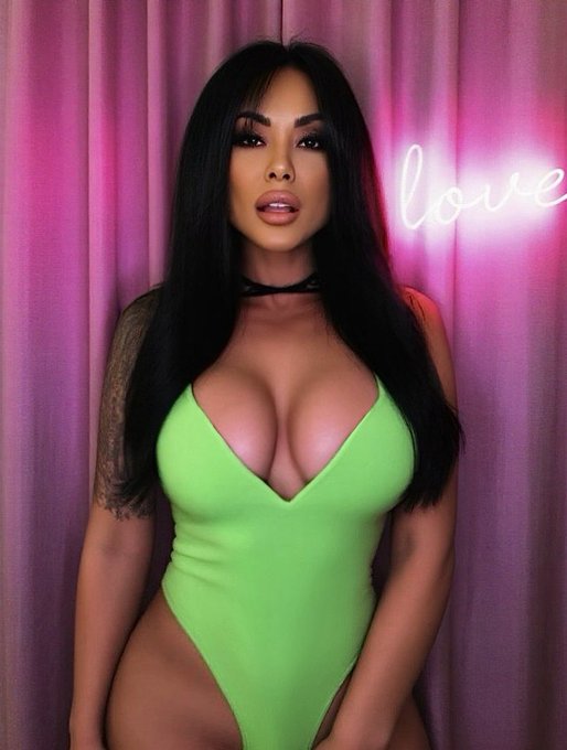 Watch Kaylani Lei's leaked NSFW photo on TwXstars