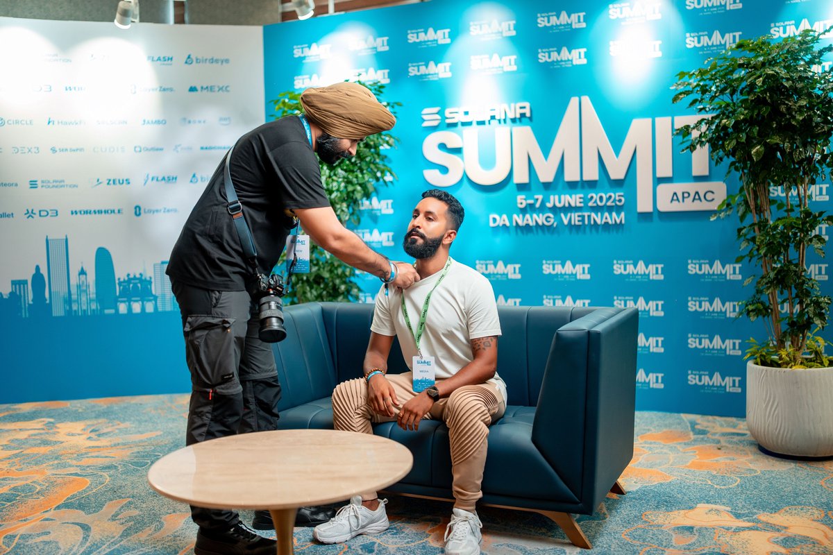 Rahim ✨ (@lightofrahim) on Twitter photo Day 1 was incredible! Already gearing up for Day 2 🔥
If you're a founder, builder or developer come see me for an interview. I am here to amplify your brand and assist you in telling your story <a href="/SolanaSummitOrg/">Solana Summit | APAC</a> 🇻🇳✨ Day 1 was incredible! Already gearing up for Day 2 🔥
If you're a founder, builder or developer come see me for an interview. I am here to amplify your brand and assist you in telling your story <a href="/SolanaSummitOrg/">Solana Summit | APAC</a> 🇻🇳✨