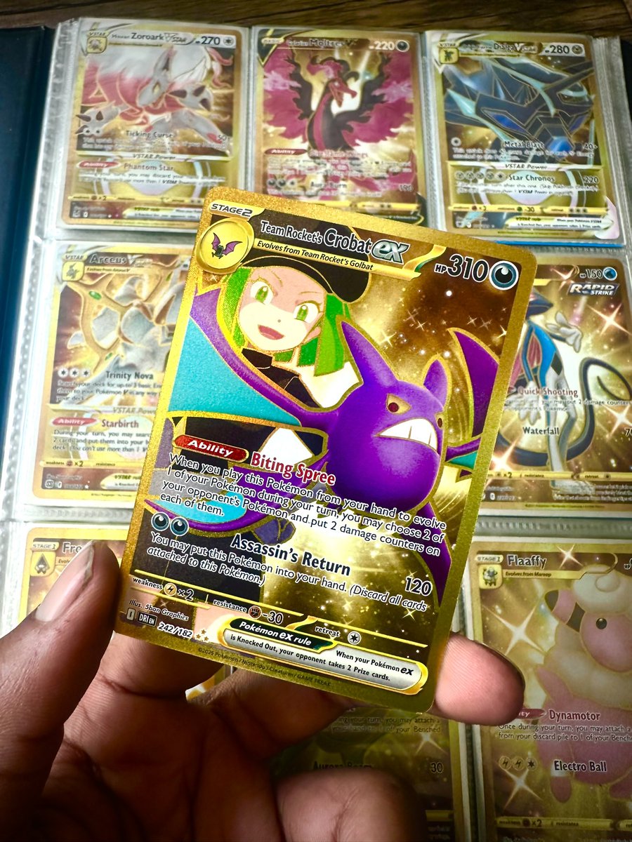 chrysos_i's tweet image. Feels good to add more gold to the binder collection 🌟
#PokemonTCG #DestinedRivals