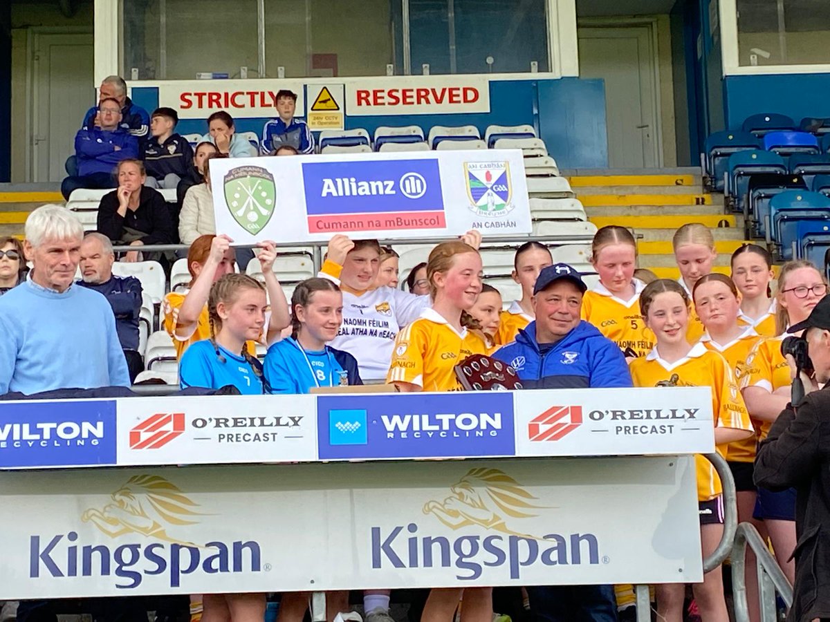 Congratulations to Ballinagh girls who won the Allianz  Cumann na mBunscol Division 3 football final against  Cootehill NS. Great football on display from both teams. Well done girls!👏🏆 <a href="/cnambnaisiunta/">Cumann na mBunscol</a> <a href="/AllianzIreland/">Allianz Ireland</a> #allianzcnmb #StopTheDrop <a href="/CavanCoBoardGaa/">Official Cavan GAA</a> <a href="/CavanLGFA/">CavanLGFA</a>
