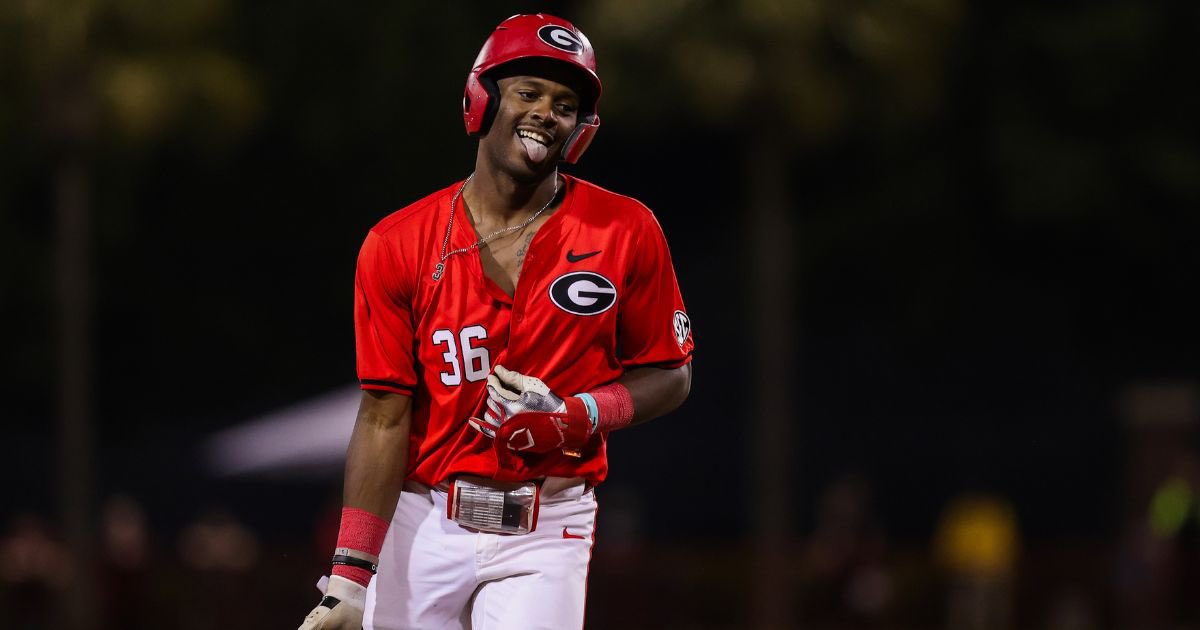 SignedSweetSpot's tweet image. Who wore it better? #unbuttoned