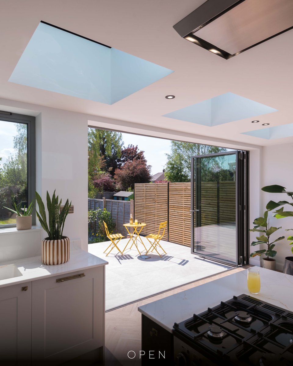 Hello, June! ☀️🌧
Whether you're soaking up the sunshine or embracing the classic British drizzle, our OB-36+ Contemporary Bi-fold Doors have you covered 💪🙌

#OriginGlobal  #BifoldDoors  #JuneVibes #GardenViews