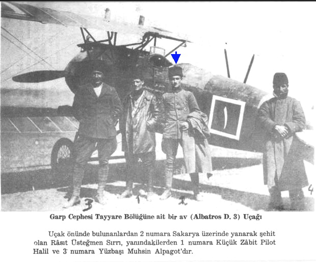 4) Üsteğmen Sırrı'nın bir fotoğrafını da ekleyeyim.