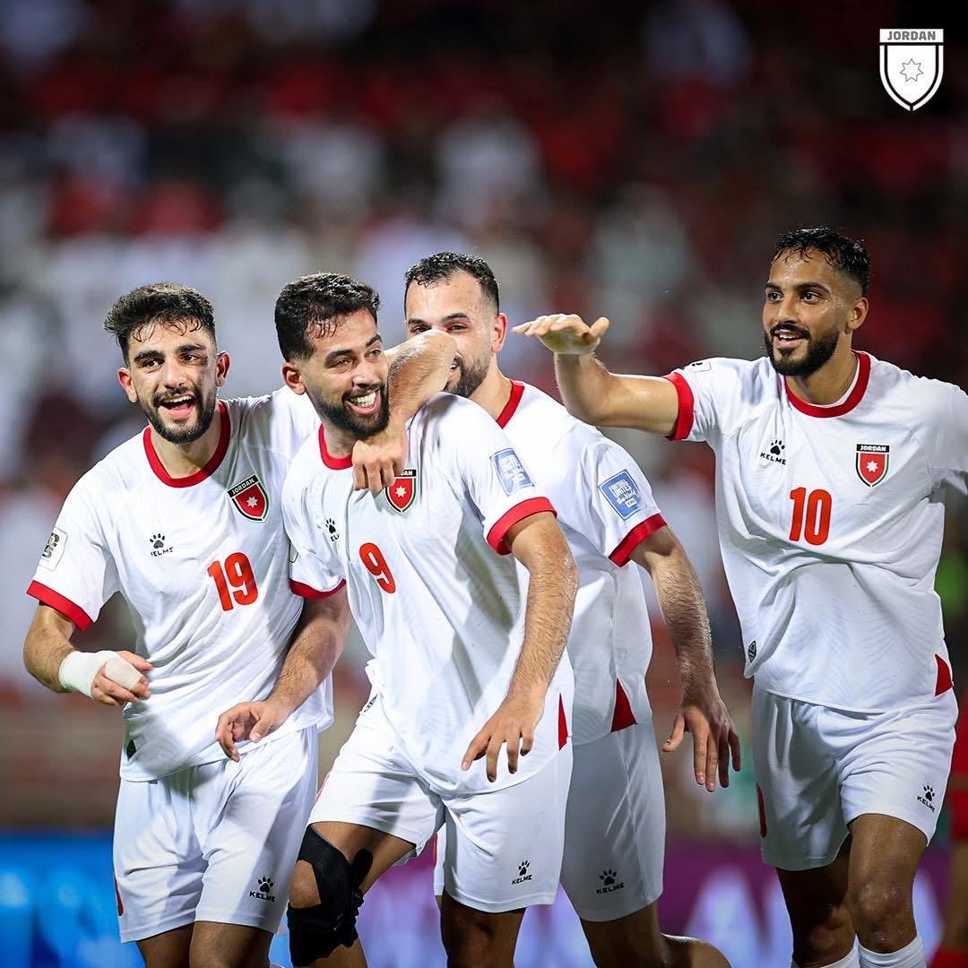 YousefShawarbeh's tweet photo. أبارك لنشامى منتخبنا الوطني الفوز اليوم وبخطى ثابته سيتحقق الحلم بإذن الله، وسيرفرف علمنا عاليا بمونديال 2026 🇯🇴🇯🇴
#معك_يالنشمي_للمونديال https://t.co/xu5GwZDyfJ