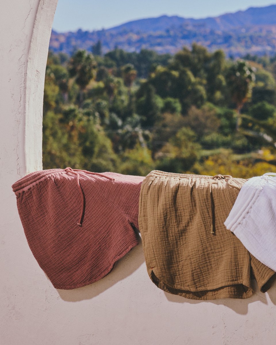 From waves to weekends—your go-to short for it all.