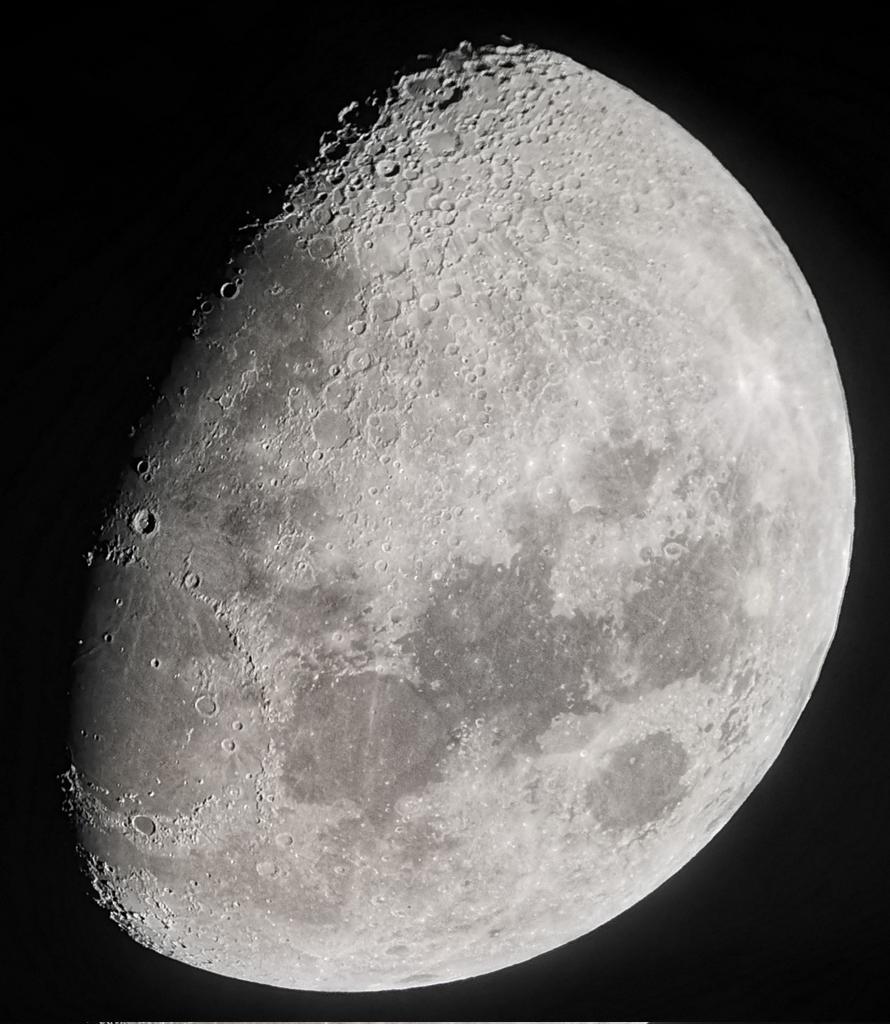 Khaled_skf's tweet photo. الآن #القمر #Moon في طور الثلث الأول #First_Third من شهر #ذو_الحجة ليلة #الجمعة ١٠ ذو الحجة ليلة #عيد_الأضحى المبارك ١٤٤٦ هجري الموافق ٦ #يونيو ٢٠٢٥م https://t.co/7divHOym3r