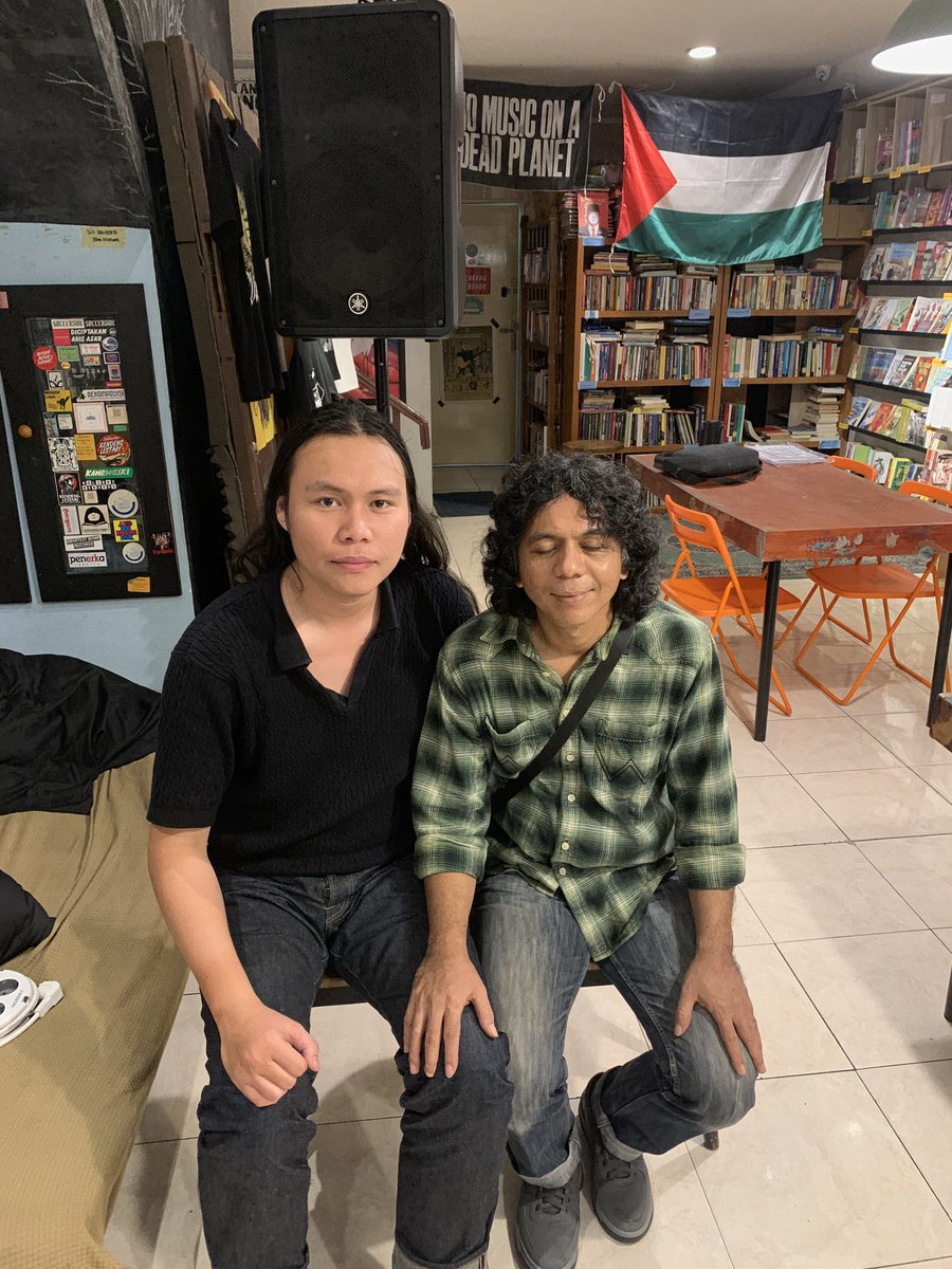 pio_sajalah's tweet image. Sehat selalu, Om Adrian @AdrianYunan.
We love you so much

@efekrumahkaca @Penerka_Jkt @OjoKeos

#EfekRumahKaca #SebelahMata #ERK #KiosOjoKeos