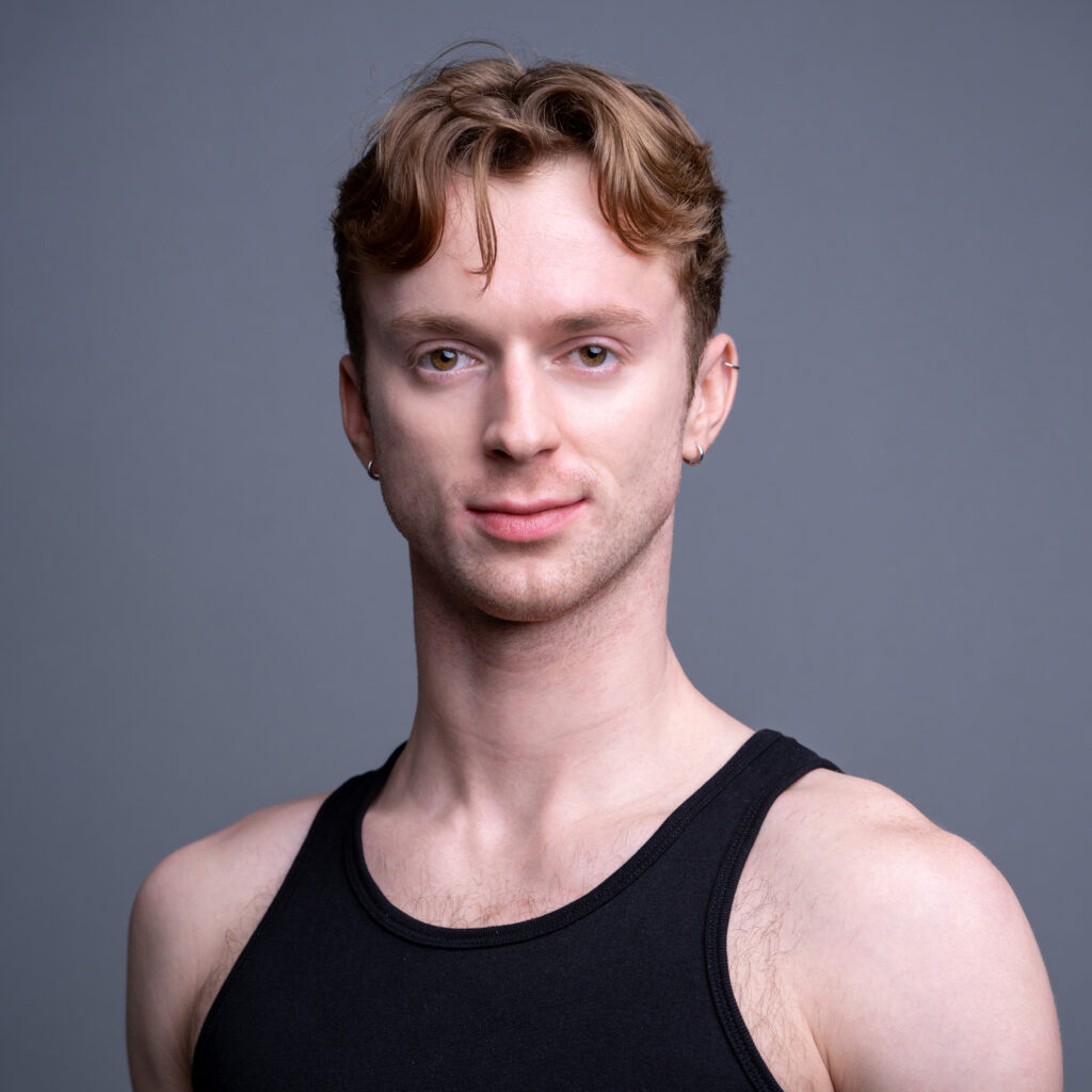 Make It Better Foundation (@makeitbetternfp) on Twitter photo From a small-town studio to starring in Alice, Jonathan Dole’s journey to the <a href="/joffreyballet/">The Joffrey Ballet</a> is full of twists—just like Wonderland. 🩰
Go behind the scenes of his day: 14 rehearsals, cold plunges, & more.
🎟️ Alice runs June 5–22
🔗 tinyurl.com/42hj3d83 From a small-town studio to starring in Alice, Jonathan Dole’s journey to the <a href="/joffreyballet/">The Joffrey Ballet</a> is full of twists—just like Wonderland. 🩰
Go behind the scenes of his day: 14 rehearsals, cold plunges, & more.
🎟️ Alice runs June 5–22
🔗 tinyurl.com/42hj3d83
