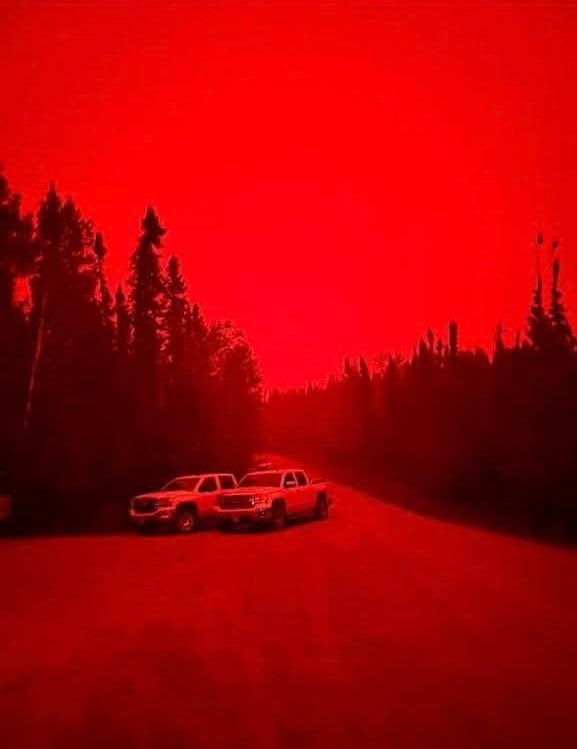 alertarojanot's tweet photo. Los incendios forestales tiñen de rojo el cielo  de Manitoba ,  Canada
https://t.co/zFqRwXBKDy