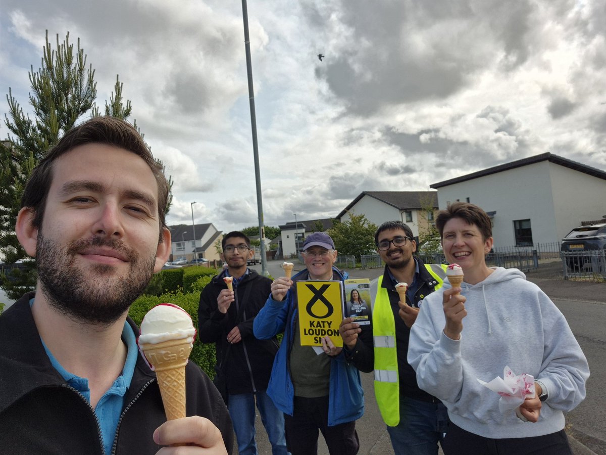 Cllr Malcolm Mitchell ๐ด๓ ง๓ ข๓ ณ๓ ฃ๓ ด๓ ฟ ๐บ๐ฆ (@realmalcolmm) on Twitter photo Getting out the vote for <a href="/KatyLoudonSNP/">Cllr Katy Loudon</a> in Larkhall.
Everything is better with ice cream (thanks <a href="/alisonthewliss/">Alison Thewliss</a> )
#ActiveSNP #VoteSNP Getting out the vote for <a href="/KatyLoudonSNP/">Cllr Katy Loudon</a> in Larkhall.
Everything is better with ice cream (thanks <a href="/alisonthewliss/">Alison Thewliss</a> )
#ActiveSNP #VoteSNP