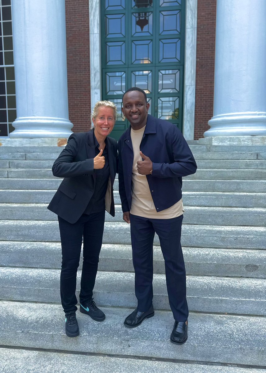 Caamil8's tweet image. Stepping into Harvard Business School feels surreal!
This is more than just a learning experience; it’s an opportunity to challenge myself, expand my horizons, and collaborate with exceptional peers.
@pato @Vettelse @anitaelberse @HBSExecEd