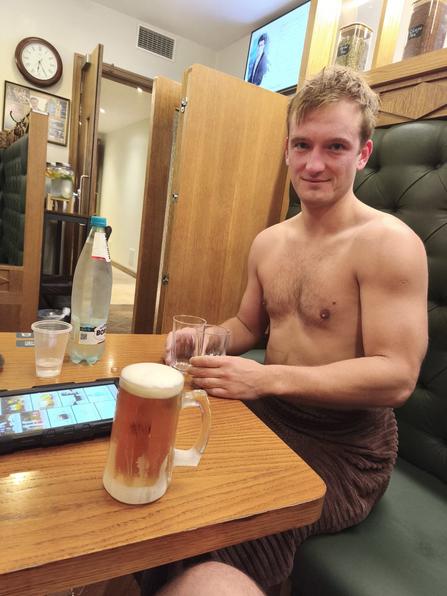 come to show tomorrow in London

leicestersquaretheatre.ticketsolve.com/ticketbooth/sh…