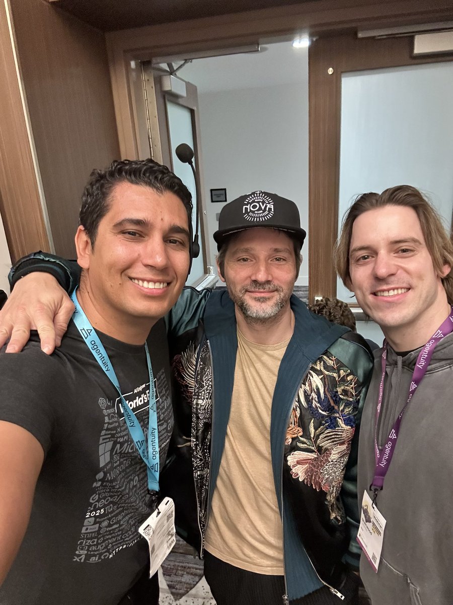 With <a href="/solomonstre/">Solomon Hykes</a> and <a href="/realshcallaway/">Sherwood 💬</a>, two of the coolest speakers at <a href="/aiDotEngineer/">AI Engineer</a>