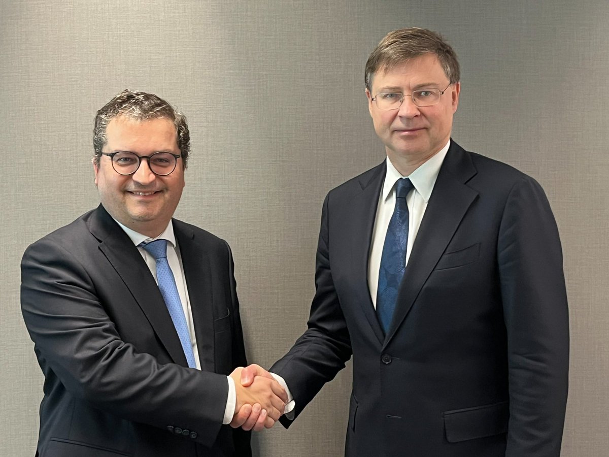 Valdis Dombrovskis (@vdombrovskis) on Twitter photo Congratulations to <a href="/JMirandSarmento/">Joaquim Miranda Sarmento</a> on your reappointment as Portugal’s Minister of Finance!
🇵🇹🤝🇪🇺 I look forward to continuing our good cooperation in ensuring sound macroeconomic policies, successfully concluding the #RRF, and addressing other shared priorities.
Boa sorte! Congratulations to <a href="/JMirandSarmento/">Joaquim Miranda Sarmento</a> on your reappointment as Portugal’s Minister of Finance!
🇵🇹🤝🇪🇺 I look forward to continuing our good cooperation in ensuring sound macroeconomic policies, successfully concluding the #RRF, and addressing other shared priorities.
Boa sorte!