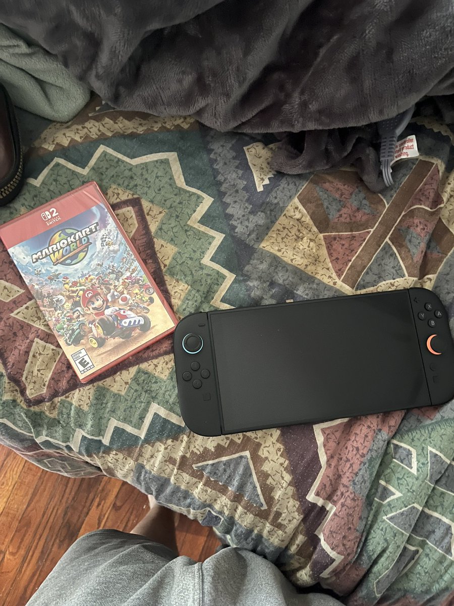 UnknownMasterD1's tweet photo. My Pops got me The #NintendoSwitch2 https://t.co/TLWxJhtUZO