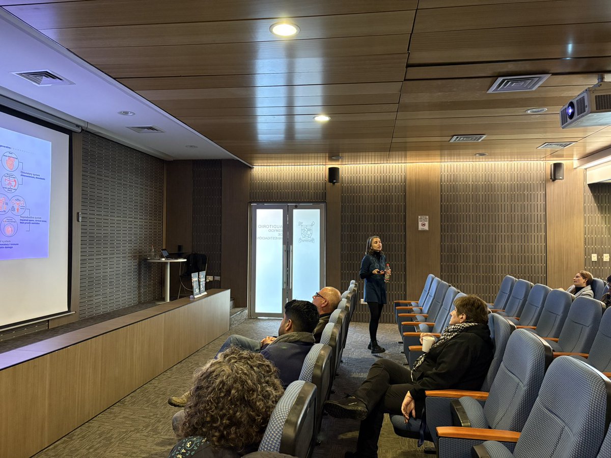 Química&Biología Usach (@fqybusach) on Twitter photo 🗣️AHORA | En el REMS, Dra. Mariana Teles, académica de la Universitat Autónoma de Barcelona (<a href="/UABBarcelona/">Universitat Autònoma de Barcelona</a>), imparte la Charla Magistral "An overview of the effects of nanoplastics in fish & shellfish: Our research in a nutshell". 🗣️AHORA | En el REMS, Dra. Mariana Teles, académica de la Universitat Autónoma de Barcelona (<a href="/UABBarcelona/">Universitat Autònoma de Barcelona</a>), imparte la Charla Magistral "An overview of the effects of nanoplastics in fish & shellfish: Our research in a nutshell".