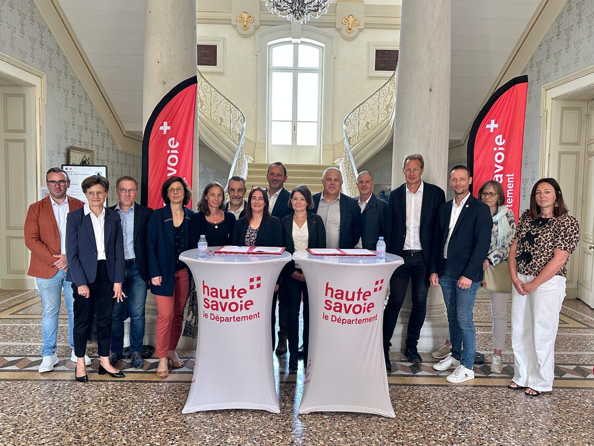 Dep_74's tweet photo. 🏢 | Le #CD74 et l’USH 74 ont signé 𝐥𝐚 𝐜𝐨𝐧𝐯𝐞𝐧𝐭𝐢𝐨𝐧 𝐝𝐞 𝐜𝐨𝐧𝐭𝐫𝐢𝐛𝐮𝐭𝐢𝐨𝐧 𝐚𝐮 𝐅𝐨𝐧𝐝𝐬 𝐝𝐞 𝐒𝐨𝐥𝐢𝐝𝐚𝐫𝐢𝐭𝐞́ 𝐩𝐨𝐮𝐫 𝐥𝐞 𝐋𝐨𝐠𝐞𝐦𝐞𝐧𝐭.
Toutes les informations 📲 https://t.co/hYl9eqKO22 https://t.co/JBKgR57gWy