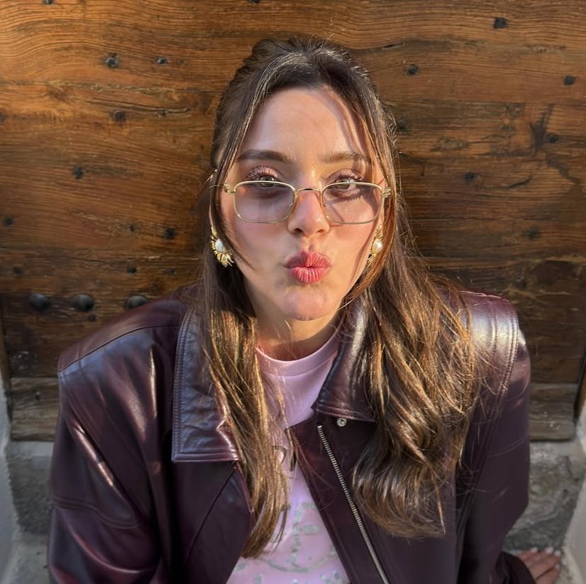 sıla türkoğlu'nun ülkedeki en güzel ve yetenekli genç oyunculardan olduğunu düşünüyorum..💜