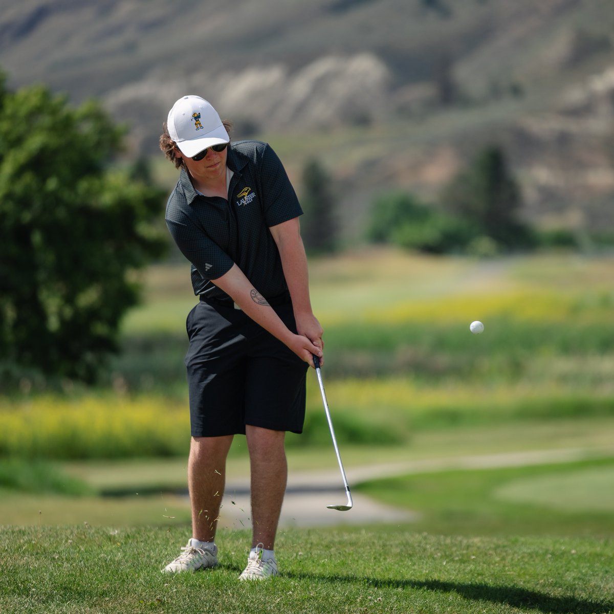 ⛳️ With cut day looming, the Golden Hawks women's and men's golf teams looked to rebound from a tough opening round and climb the leaderboard on day 2 of the Canadian University Golf Championships in Kamloops.

📰 tinyurl.com/27gu2wow

📸 Aaron Rempel