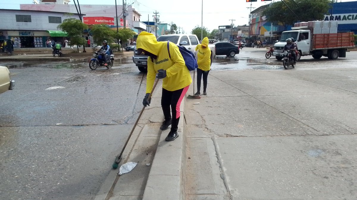 IMA - Maracaibo (@imamaracaibo_) on Twitter photo Así cumplimos con nuestro compromiso con la Casa Grande, con los equipos de ambientalistas de <a href="/mcboalcaldia/">Alcaldía de Maracaibo</a> a través de #SomosIMA con las jornadas de barrido manual, desmalezamiento en todas las parroquias de la ciudad🔆 Así cumplimos con nuestro compromiso con la Casa Grande, con los equipos de ambientalistas de <a href="/mcboalcaldia/">Alcaldía de Maracaibo</a> a través de #SomosIMA con las jornadas de barrido manual, desmalezamiento en todas las parroquias de la ciudad🔆