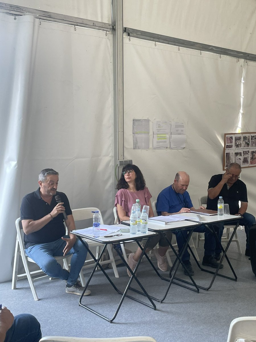 psoelatina's tweet photo. Asistimos a la mesa redonda: barreras y realidades del abandono del barrio #PuertoChico con intervención de @pebarrero y la asistencia de lxs vecinxs del barrio que sufren abandono total por parte del Ayto. de Madrid de #Almeida

 #PSOE🌹 https://t.co/3GtgKOjwe8