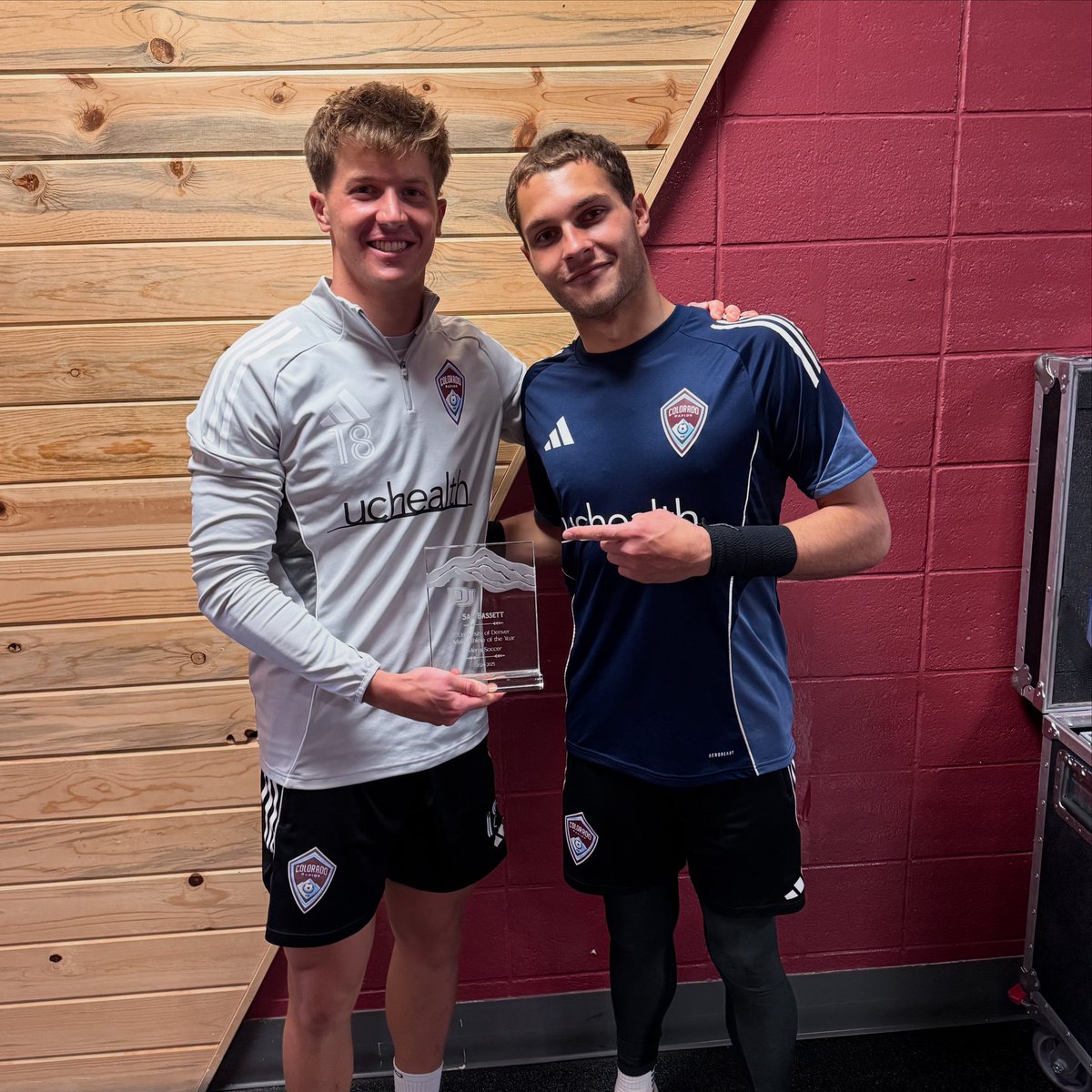 Isaac Nehme delivered <a href="/sambassett__/">Sam Bassett</a> his <a href="/DU_Pioneers/">Denver Athletics</a> Male Athlete of the Year award on Thursday at the <a href="/ColoradoRapids/">Colorado Rapids</a> facility. 
#GoPios