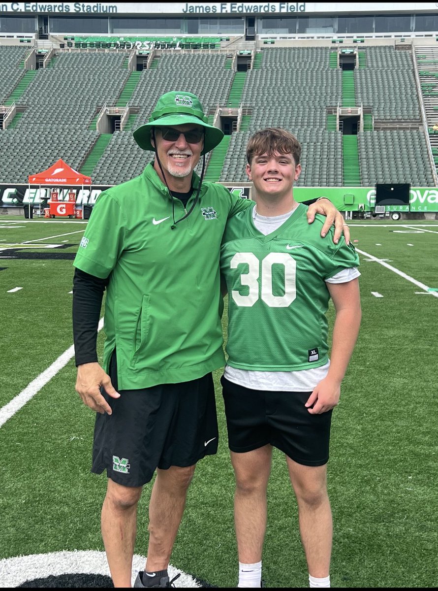 2027 LS/OLB/TE <a href="/MaddoxPorter19/">Maddox Porter</a> at the Marshall Football Camp today❗️🏈

Maddox was snapping darts today at camp 🎯

<a href="/HerdFB/">Marshall Football</a>