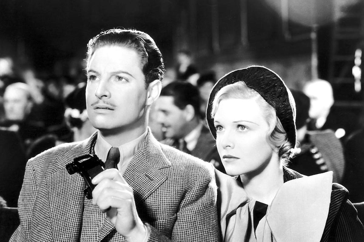 90 años de "39 escalones". 🧵Hilo de anécdotas y citas de Alfred Hitchcock 👇

1/ 📌 EL TÍTULO Y SU ORIGEN
🔹 Hitchcock adaptó la novela de John Buchan, pero cambió el significado de "los 39 escalones".
🔹 En el libro: una organización de espías.
🔹 En la película: pasos que