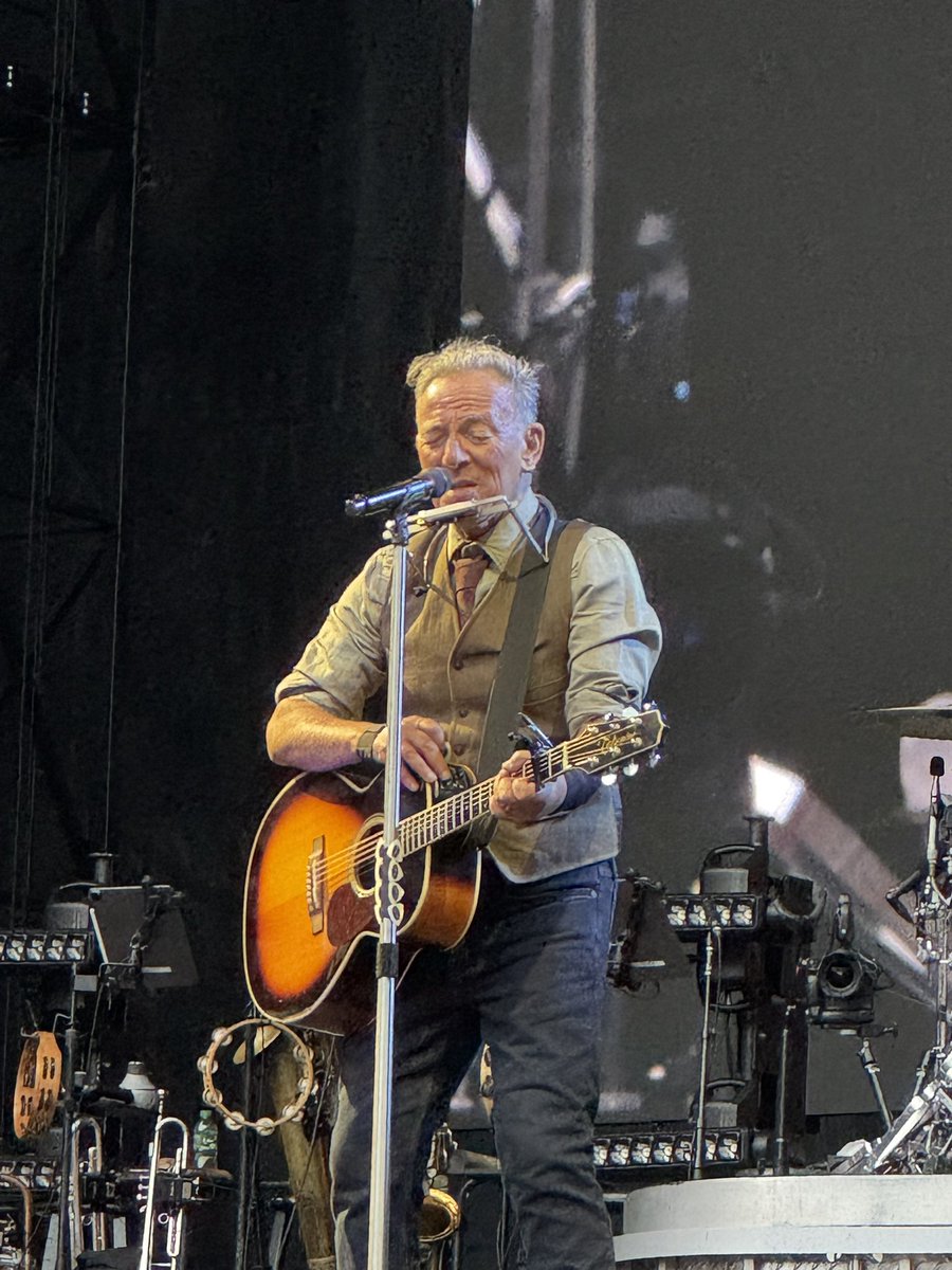 Ed Morris (@nosauceatall) on Twitter photo I was very lucky to see #Springsteen at Anfield last night. Amazing show, amazing set, amazing view. Many thanks to the E Street Fans for the numbering and orderly transit into the stadium. #Liverpool #springsteentour2025 <a href="/springsteen/">Bruce Springsteen</a> <a href="/BruceTourNews/">Bruce Springsteen's Tour News</a> I was very lucky to see #Springsteen at Anfield last night. Amazing show, amazing set, amazing view. Many thanks to the E Street Fans for the numbering and orderly transit into the stadium. #Liverpool #springsteentour2025 <a href="/springsteen/">Bruce Springsteen</a> <a href="/BruceTourNews/">Bruce Springsteen's Tour News</a>